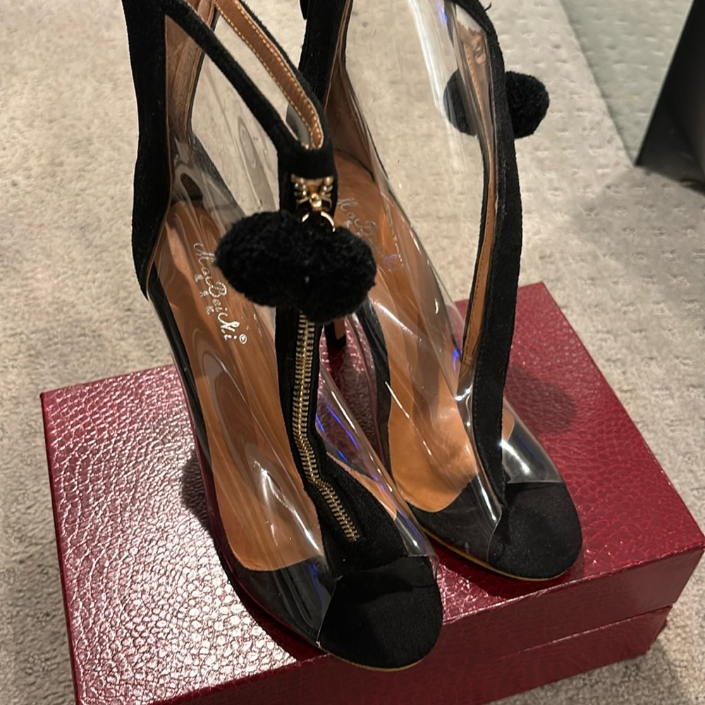 NWOT - Cute see-through ankle high heels!